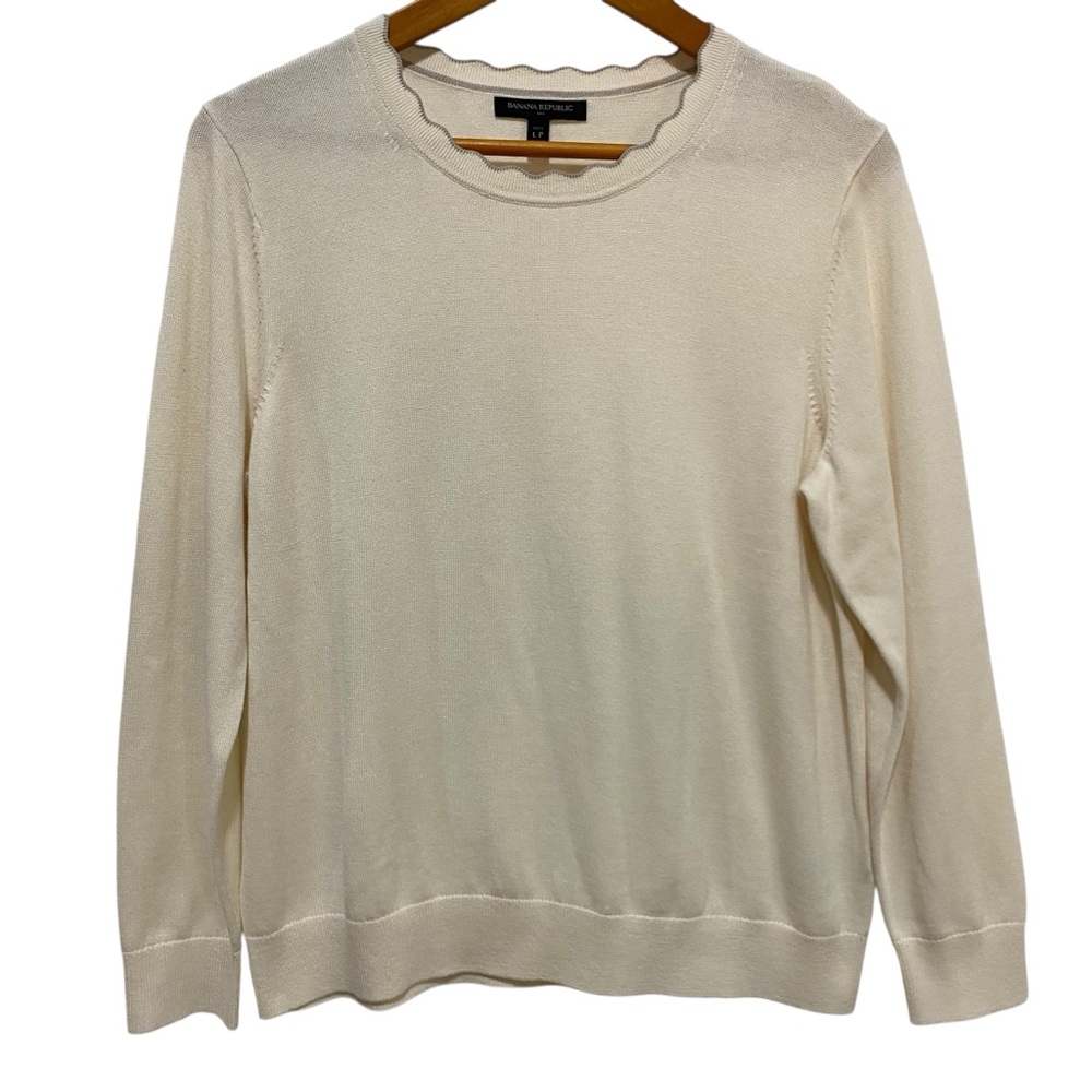 Banana Republic Cream Scalloped Crew Neck Sweater Large Petite - Picture 3 of 15